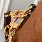 Louis Vuitton Liv Pochette M11916 M83301